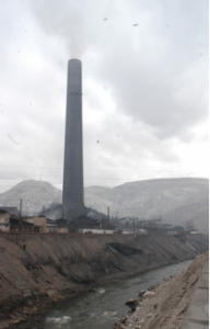 The smelter in La Oroya was emitting up to 2 million pounds of lead, arsenic, cadmium and sulfur dioxide per day at peak levels of production prior to enforcement of environmental regulations.