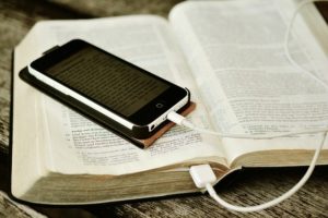 5 Reasons to Attend Online Bible Studies - David L Hansen